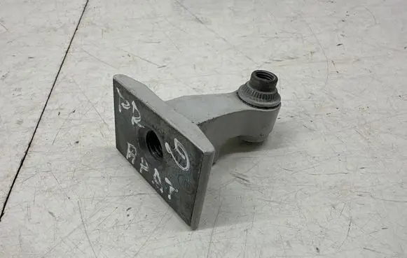 BMW 1 F40 Front door lower hinge 