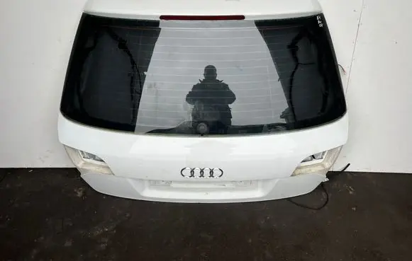 Audi A4 S4 B7 8E 8H Tailgate/trunk/boot lid