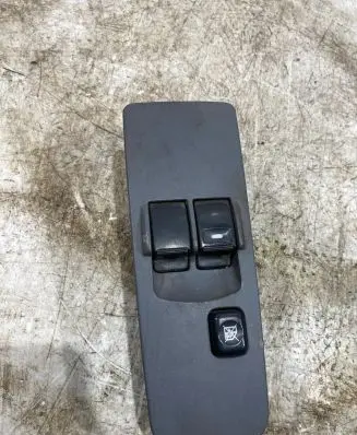 Mitsubishi Colt Electric window control switch MR587477