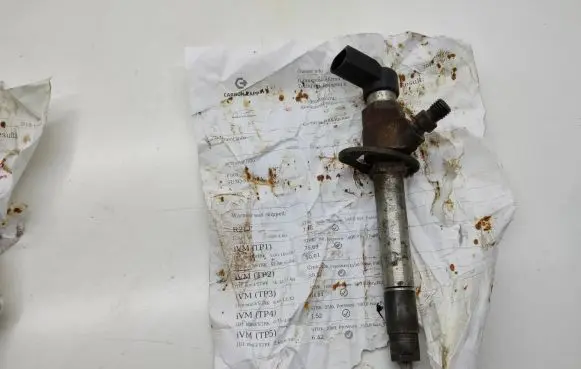 Peugeot 607 Fuel injector 5U3Q9K546AA