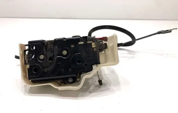 Volkswagen Touran I Rear door lock 