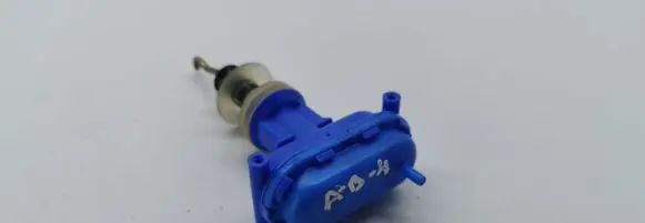 Audi 100 S4 C4 Central locking vacuum pump 893862153D