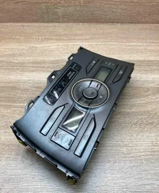 Toyota Auris 150 Climate control unit 5590012A40B 6K3101E