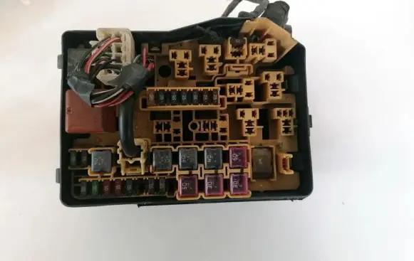 Toyota Avensis Verso Fuse box set
