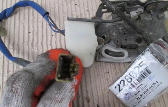Honda Civic Front door lock
