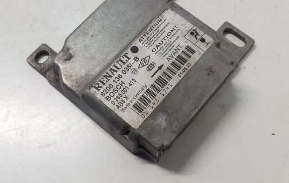 Renault Clio II Airbag control unit/module 8200136038