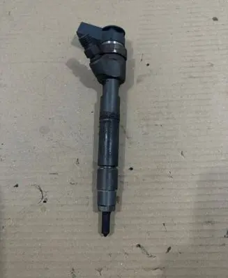 Mercedes-Benz B W245 Fuel injector 0445110167