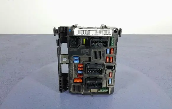 Peugeot 1007 Fuse box set 9650618480
