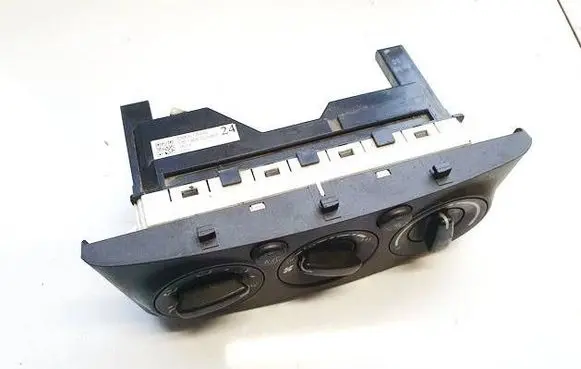 Toyota Avensis T250 Climate control unit 5590005240 55900-05240