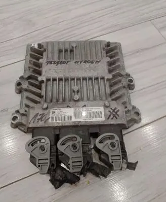Peugeot 107 Engine control unit/module ECU 5WS40168I-T