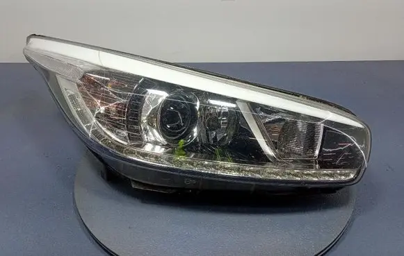 KIA Ceed Headlight/headlamp 92102-A2220