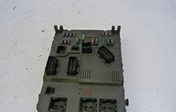 Peugeot 206 Fuse module 9646777280