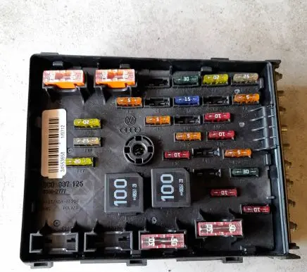 Volkswagen PASSAT CC Fuse box set 3C0937125 63592777