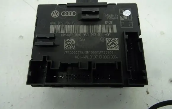 Audi A1 Door control unit/module 8X0959792B