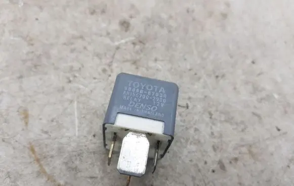 BMW 1 E81 E87 Other relay 9008087030 1567002900