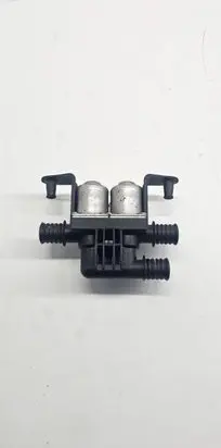 BMW 5 E60 E61 Coolant heater control valve 0899085 210410
