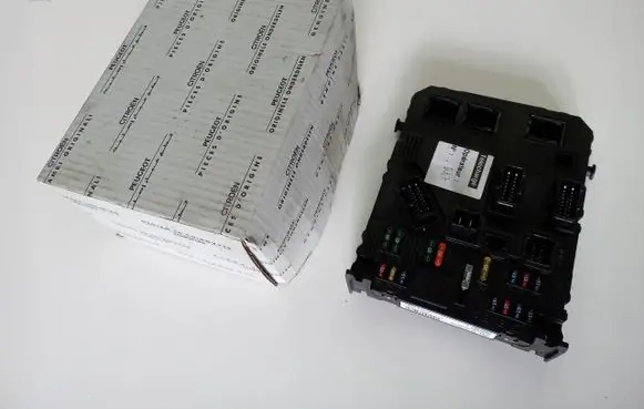 Peugeot Partner Comfort/convenience module 9650584580
