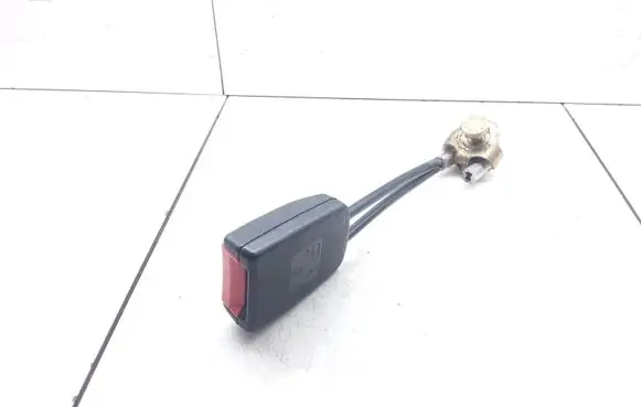 Volkswagen New Beetle Rear seatbelt buckle 1C0858675 33003367A