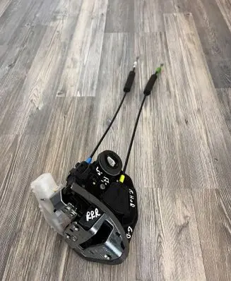 Toyota C-HR I Rear door lock 