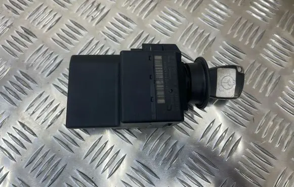 Mercedes-Benz C W203 Ignition lock 2035450508