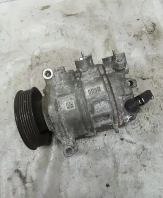 Volkswagen Touran III Air conditioning (A/C) compressor (pump) 5Q0916803H