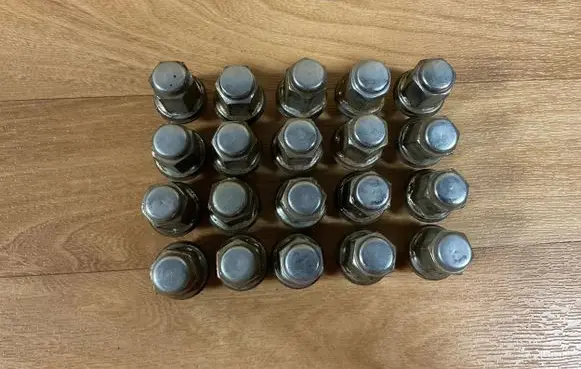 Toyota Avensis T250 Nuts/bolts 