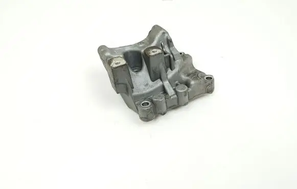 Engine mounting bracket
