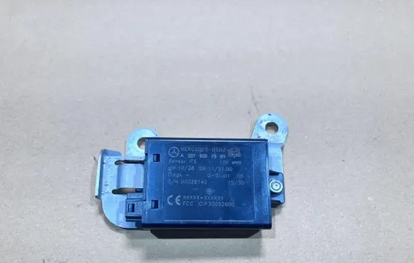 Mercedes-Benz E C207 W207 Camera control unit module A2079057501