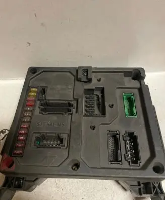 Ford Galaxy Fuse module 7M0962258K S108145300H 29784567