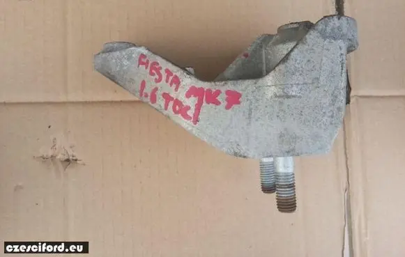 Ford Fiesta Engine mounting bracket