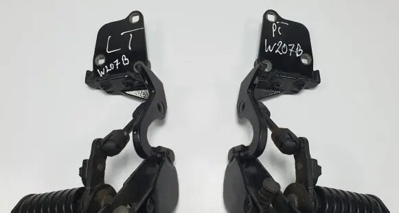 Mercedes-Benz E C207 W207 Convertible roof hinge A2077500428
