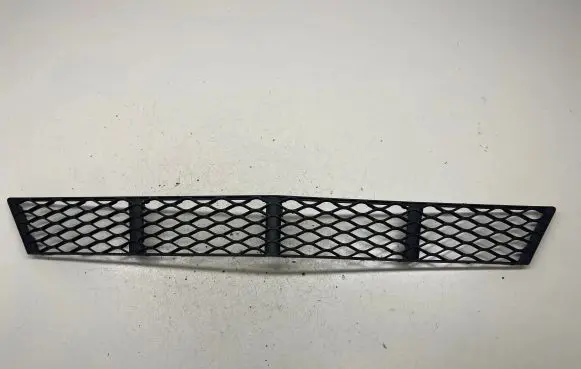 Mercedes-Benz E W211 Front bumper lower grill A2118850122