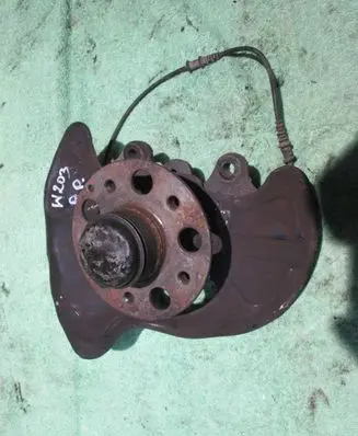 Mercedes-Benz C W203 Front wheel hub spindle knuckle