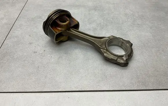 BMW X3M F97 Piston with connecting rod 