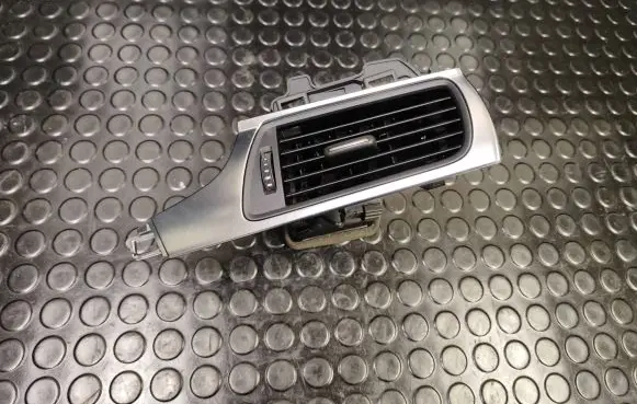 Dashboard side air vent grill/cover trim