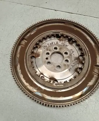 Skoda Octavia Mk3 (5E) Dual mass flywheel 04E105266 300516 0004993