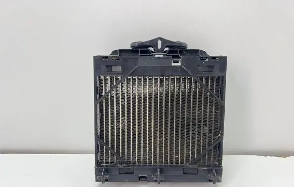 BMW 5 GT F07 Engine oil radiator 7572542 P8413002