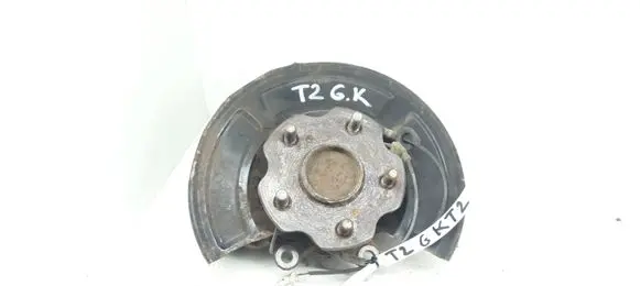 Toyota Avensis T270 Rear wheel hub R11L B213