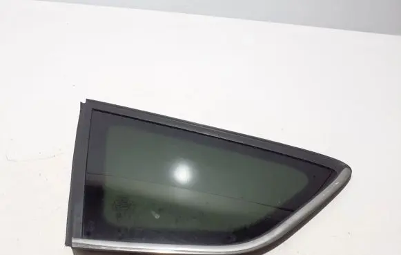 Ford Kuga II Rear side window 2002119