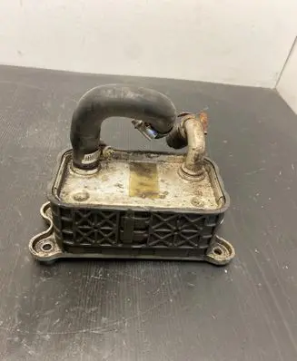 Volvo V70 Engine oil radiator 99081 8677973