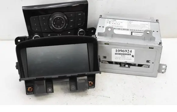 Chevrolet Cruze Radio/CD/DVD/GPS head unit 95137306