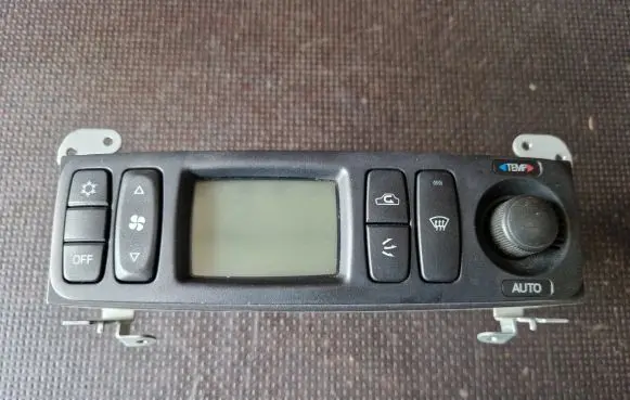 Mitsubishi Pajero Sport I Climate control unit MR568346