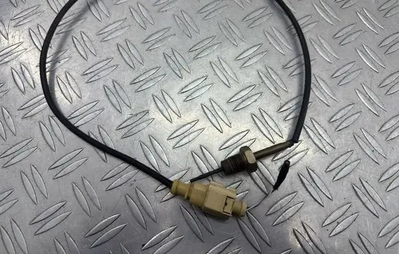 Seat Ateca Exhaust gas temperature sensor 04L906088JF
