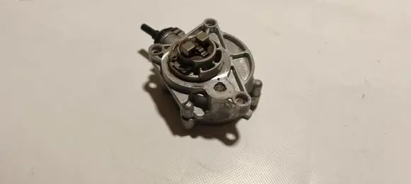 Opel Grandland X Vacuum pump 9812133880