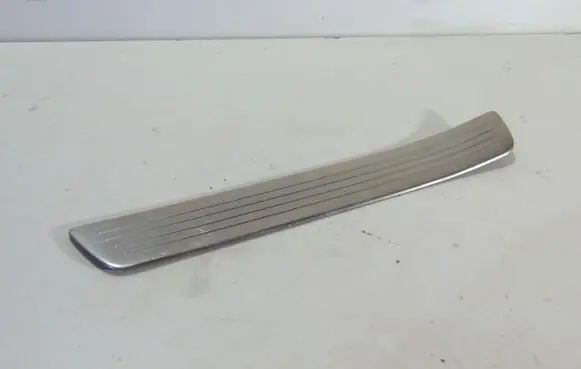 Mercedes-Benz ML W166 Rear sill trim cover