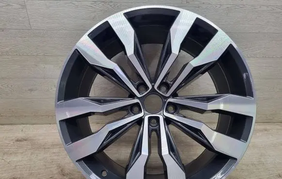 Volkswagen Tiguan R20 alloy rim 5NA601025G