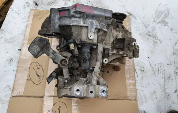 Volkswagen Caddy Manual 5 speed gearbox 