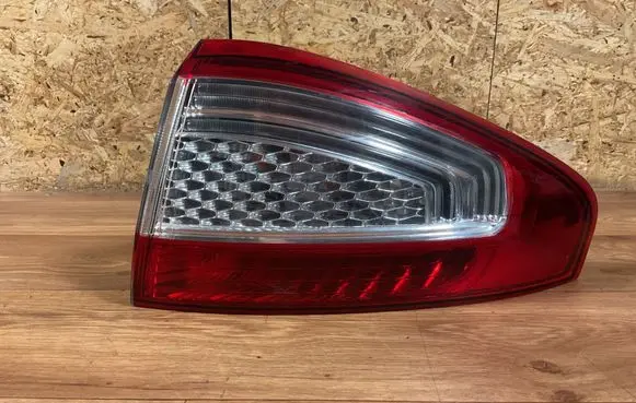 Ford Mondeo MK IV Rear/tail lights BS7113404A 0374D BS7113404C