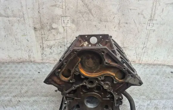 Toyota Land Cruiser (J100) Engine block 2UZFE 2UZ Z111280