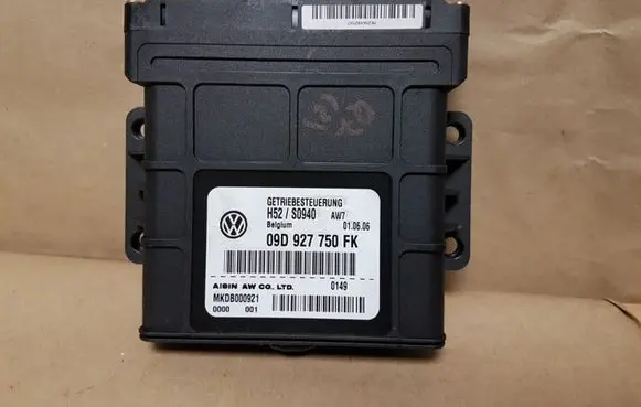 Audi Q7 4L Gearbox control unit/module 09D927750FK